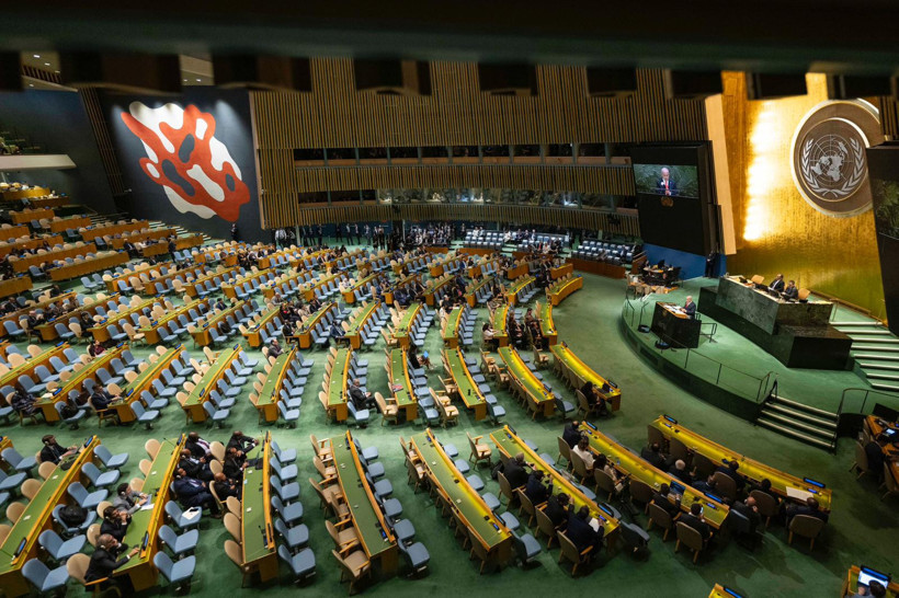 Netanyahu kürsüye çıktı, delegeler salonu terk etti - Resim : 3
