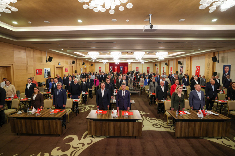 Özgür Özel'den muhalefette birlik mesaj: Linç kampanyasına son verilsin - Resim : 1