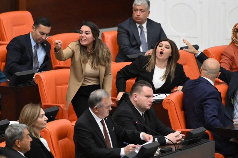 Meclis'te 'ulak' gerilimi - Resim: 5