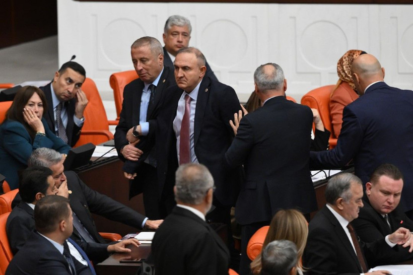Meclis'te 'ulak' gerilimi - Resim: 10