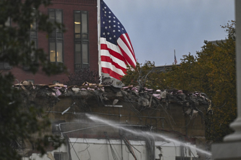 Beyaz Saray'a kepçe girmesine tepkiler çığ gibi büyüdü: Trump böyle savundu - Resim : 2