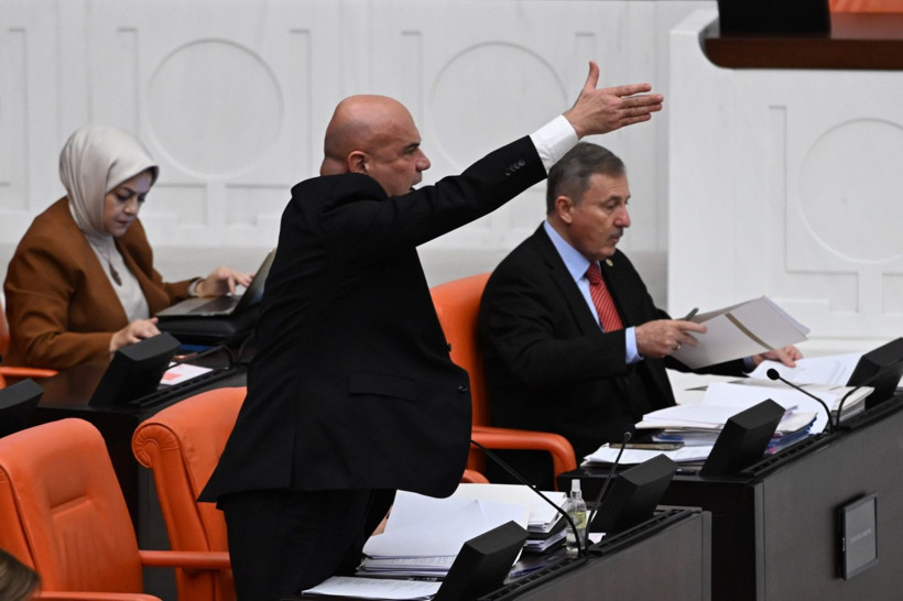 Skandalın belgesini gösterdi, AKP mahkemeyi işaret etti: Yargıya gidin, yüzleşin - Resim: 8