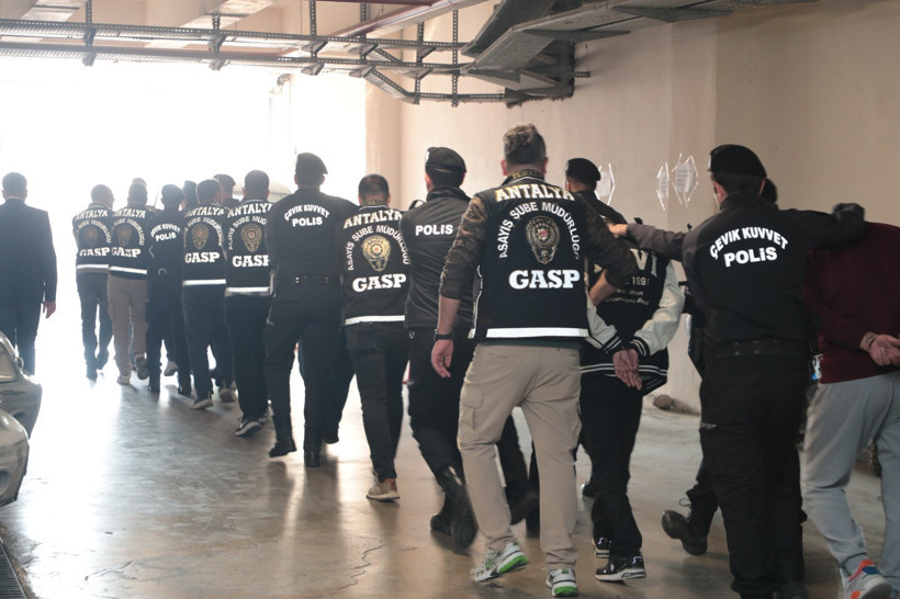 'Son Kadeh'i polis kaldırdı: Peynir tabağına 2500 TL yazılıyordu, kapatıldı - Resim : 1