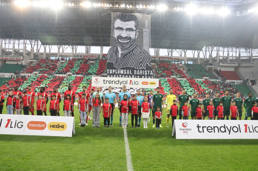 Amed Sportif, Esenler Erokspor'u 8 dakikada devirdi - Resim : 1