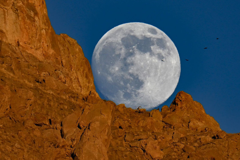 Dolunayın önünde poz verdiler - Resim: 6