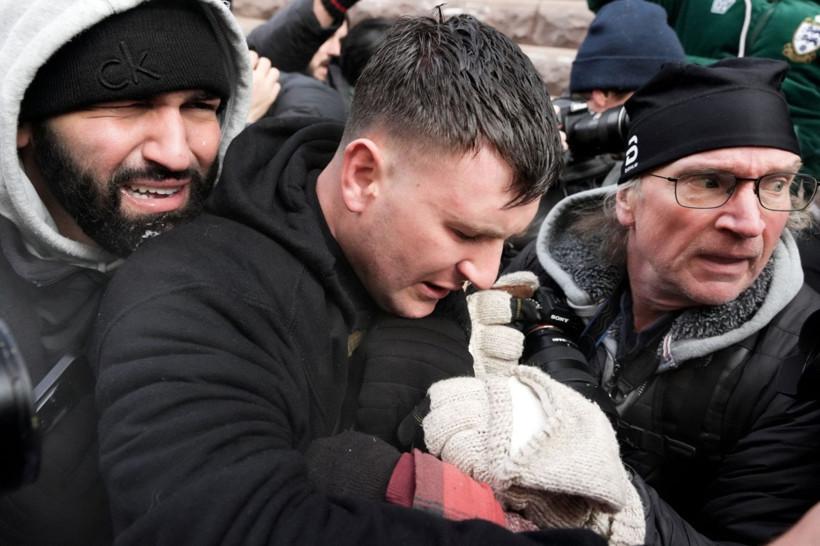 ABD'de tansiyon yüksek: Aşırı sağcı sosyal medya fenomenini gösteriden kovdular - Resim: 13