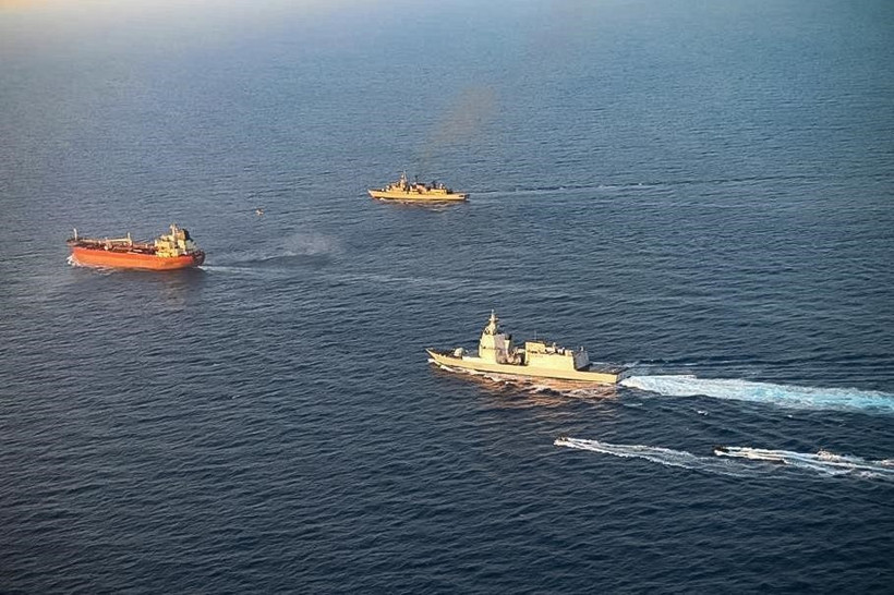 İtalya'dan Rusya'nın 'gölge filosuyla' bağlantılı petrol tankerine operasyon - Resim : 1