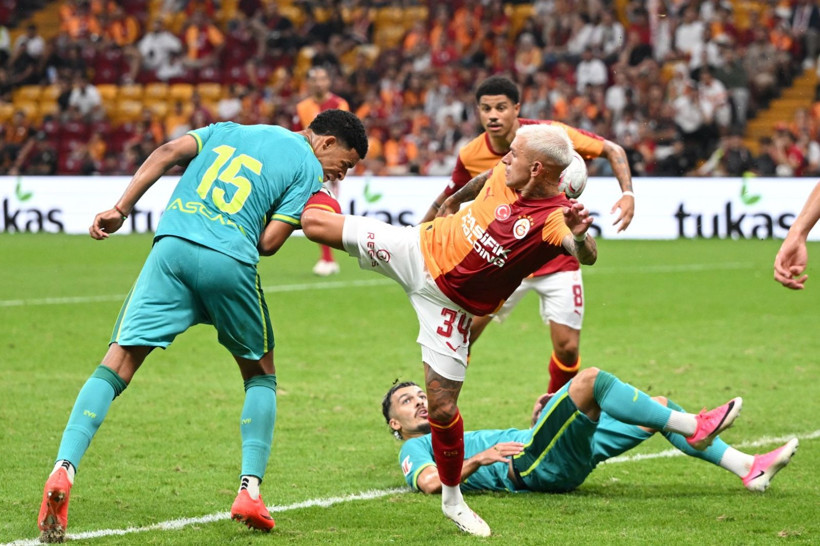 RAMS Park'ta kavgalı maç: Galatasaray, Villarreal'e mağlup oldu - Resim: 20
