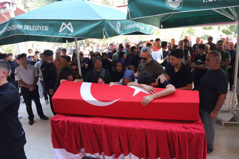 Gaziye en acı veda: Oğluyla ilk kez maça gitmişti - Resim: 7