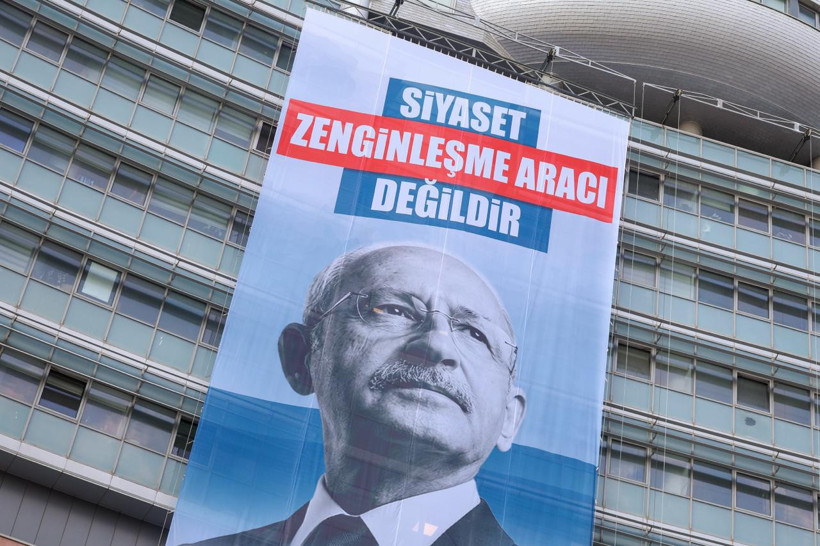 Kılıçdaroğlu'nun sözü pankart yapıldı. CHP Genel Merkezine asıldı - Resim : 3