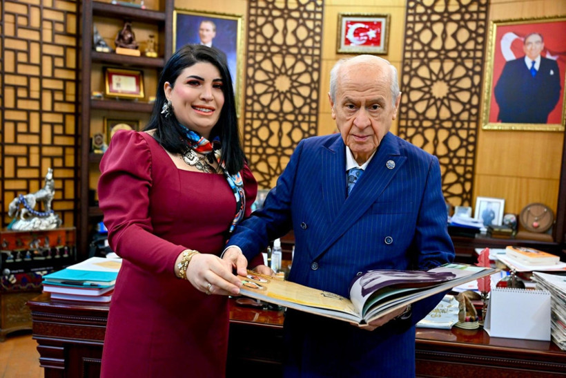 Bahçeli'ye 'Yeşilçam' kitabı - Resim : 1