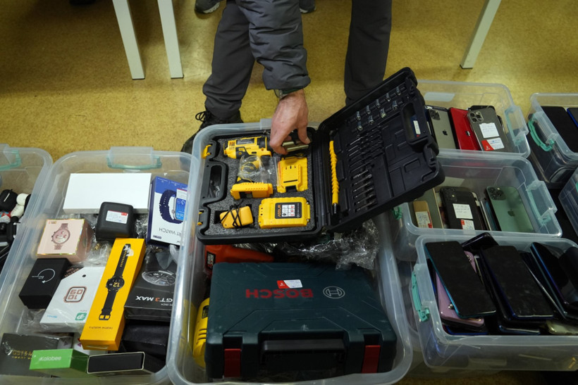 İETT araçlarında unutulan ürünler açık artırmayla satıldı - Resim : 2