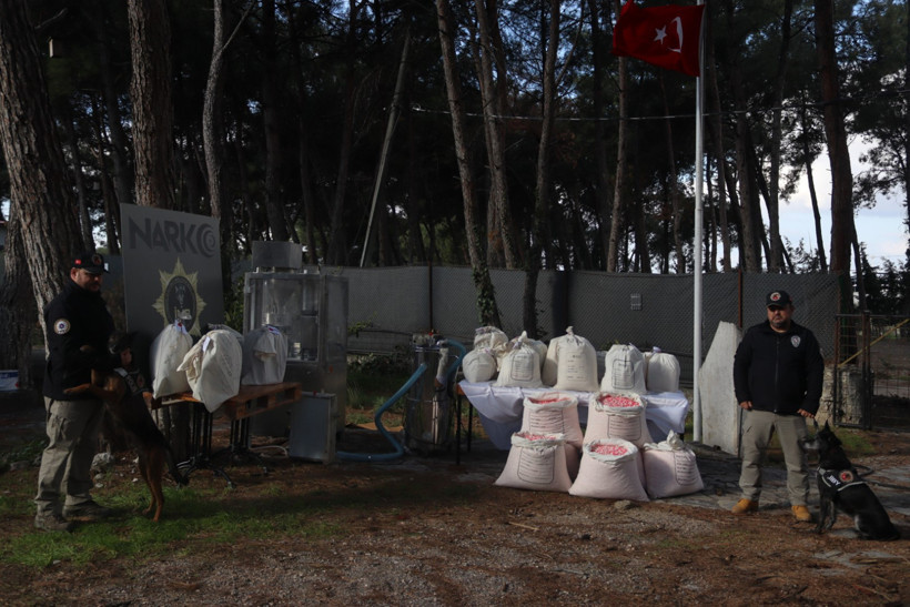 Yılbaşı öncesi emniyetten rekor uyuşturucu operasyonu - Resim : 1
