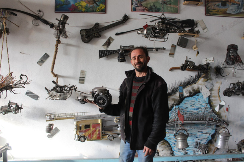 Babası oyuncak alamadı, o hayallerini demire işledi - Resim : 1