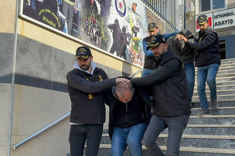 İş insanı Fikret Öztürk'ün villası soyulmuştu... Hırsızlar yakalandı - Resim : 1