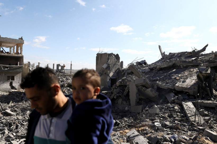 Gazze'de en acı görev: Sevdiklerinin bedenlerini enkaz altında arıyorlar - Resim: 6