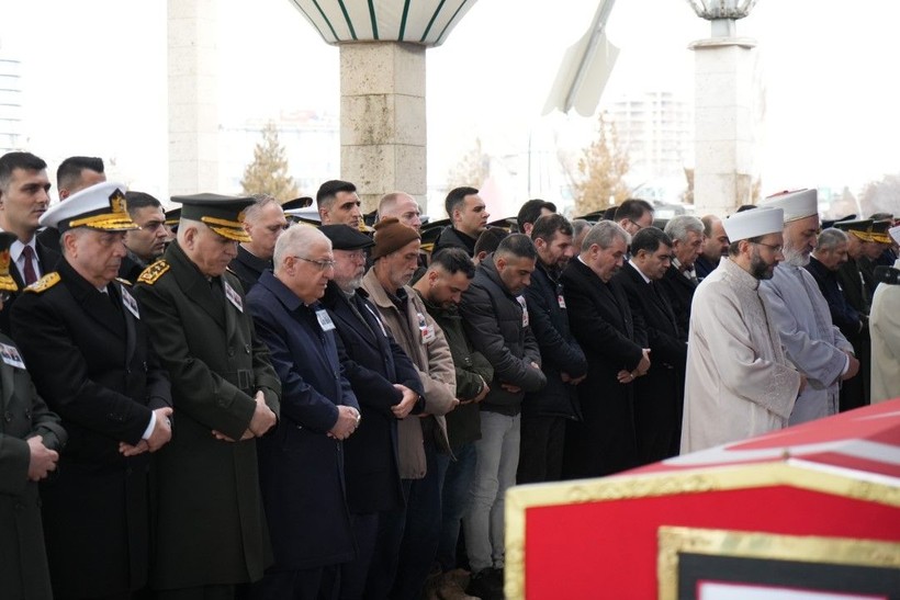 Şehit Astsubay Ufuk Akıncı son yolculuğuna uğurlandı - Resim: 10