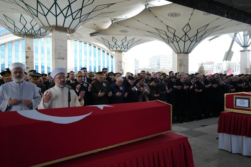 Şehit Astsubay Ufuk Akıncı son yolculuğuna uğurlandı - Resim: 11