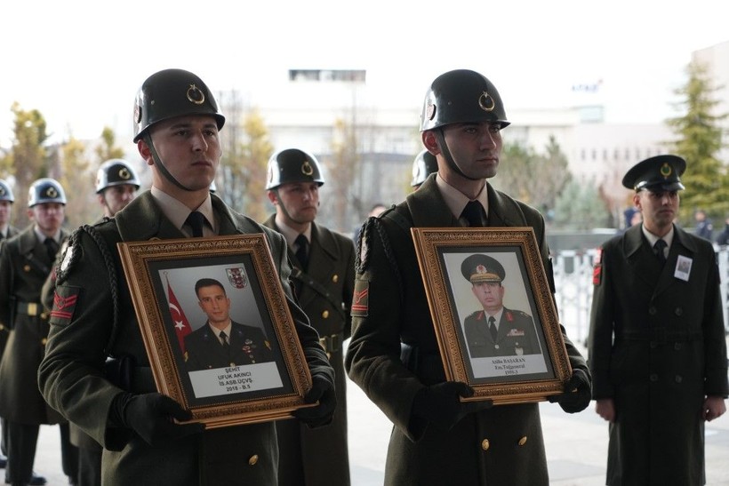 Şehit Astsubay Ufuk Akıncı son yolculuğuna uğurlandı - Resim: 9