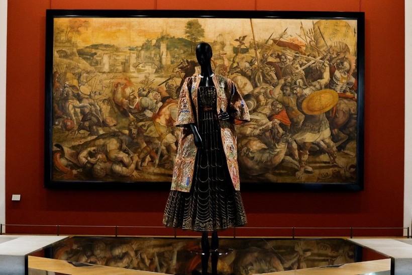 231 yıllık tarihinde bir ilk: Louvre moda sergisine ev sahipliği yaptı - Resim: 17