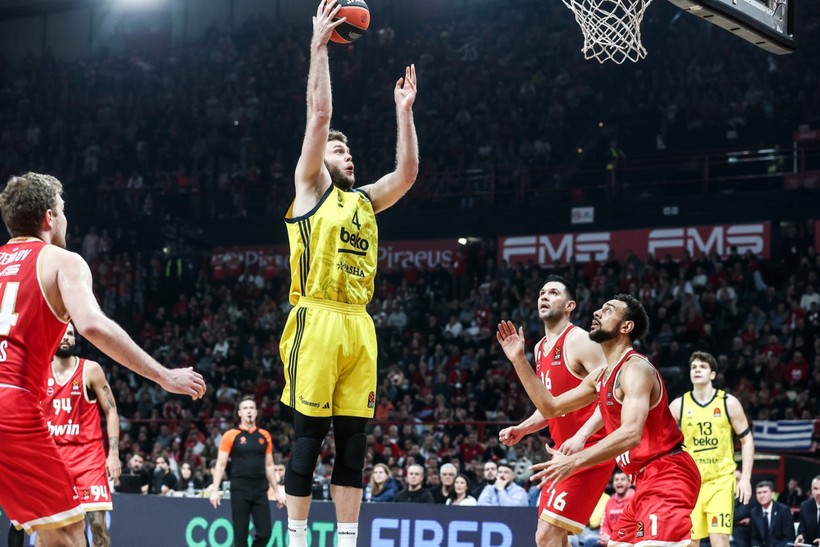 Fenerbahçe, Euroleague lideri Olympiakos'u deplasmanda darmaduman etti! - Resim : 2