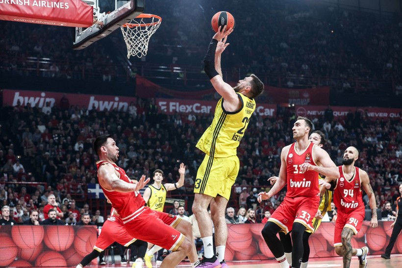 Fenerbahçe, Euroleague lideri Olympiakos'u deplasmanda darmaduman etti! - Resim : 1