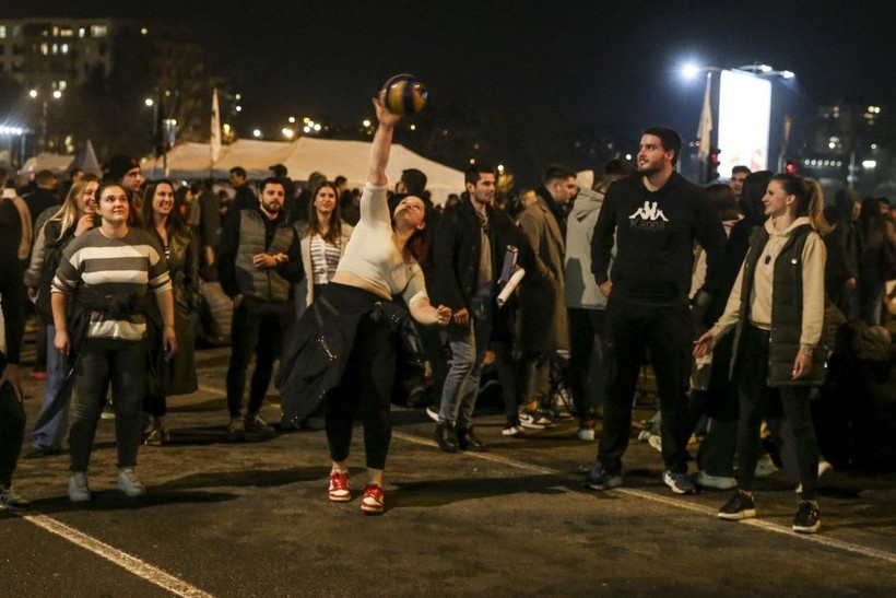 Sırbistan'da öfke büyüyor: Öğrenciler tüm gün trafiği kapattı - Resim: 4