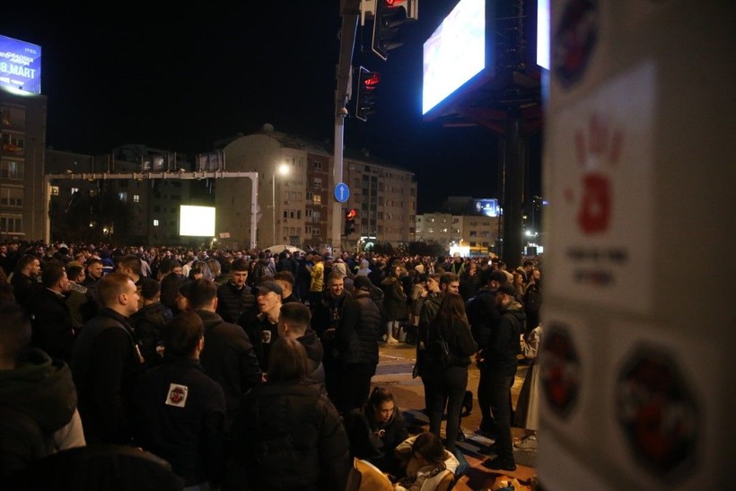 Sırbistan'da öfke büyüyor: Öğrenciler tüm gün trafiği kapattı - Resim: 10