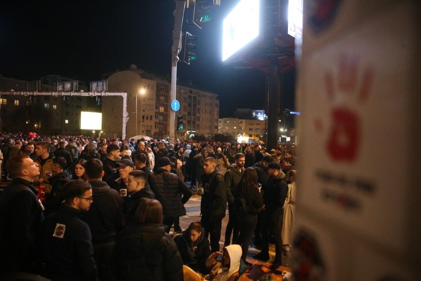 Sırbistan'da öfke büyüyor: Öğrenciler tüm gün trafiği kapattı - Resim: 11