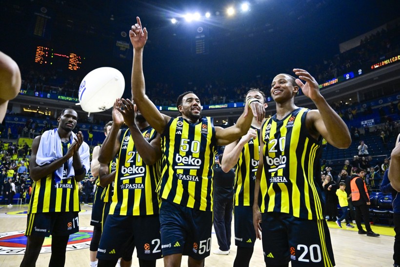 Euroleague'de Türkler parkeye çıkıyor: Fenerbahçe'nin rakibi Pana, Efes'in Real - Resim : 1