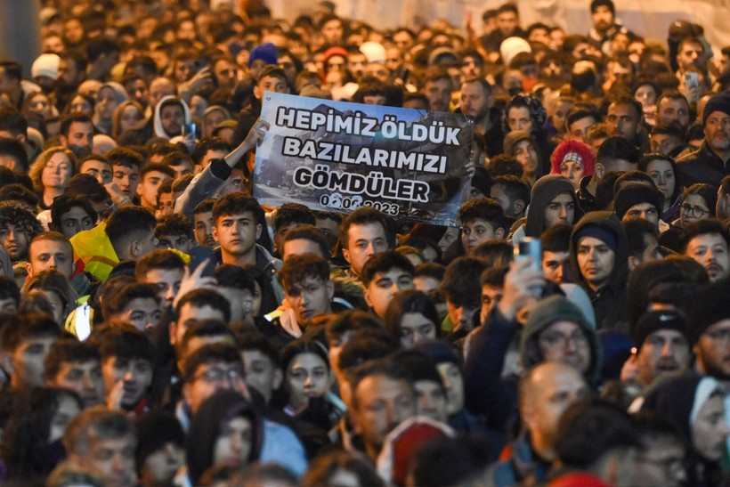 Hatay'da 6 Şubat anmasında depremzedelere gözaltı - Resim : 1