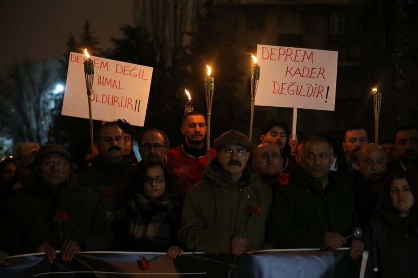 6 Şubat felaketinin ikinci yıl dönümü: Aileler geceyi mezarlıklarda geçirdi - Resim: 10