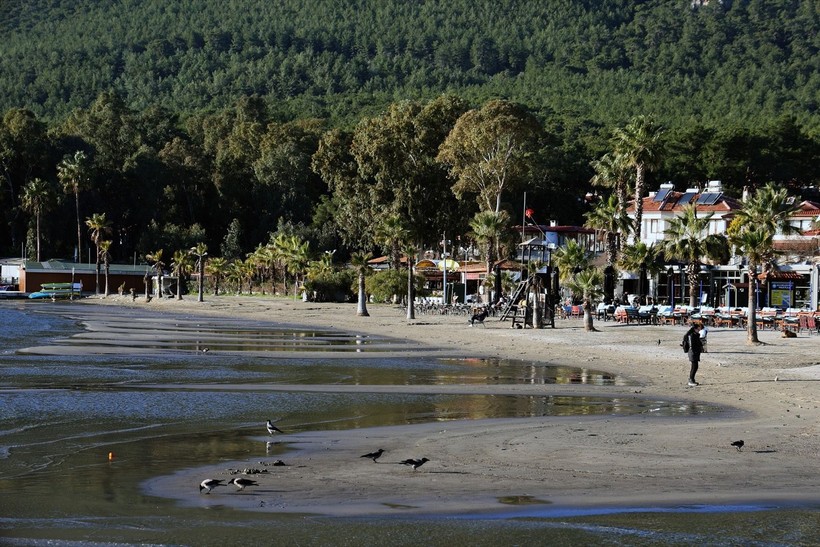 Muğla Akyaka'da deniz suyu 12 metre çekildi - Resim: 6