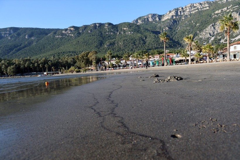 Muğla Akyaka'da deniz suyu 12 metre çekildi - Resim: 3