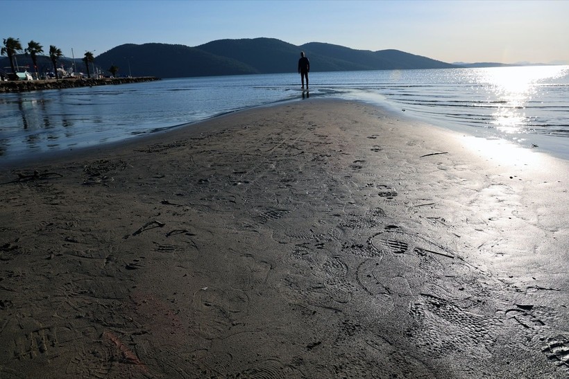 Muğla Akyaka'da deniz suyu 12 metre çekildi - Resim: 2