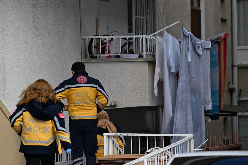 Ankara'da vahşet: Çocuklarının bileklerini kesti - Resim : 1