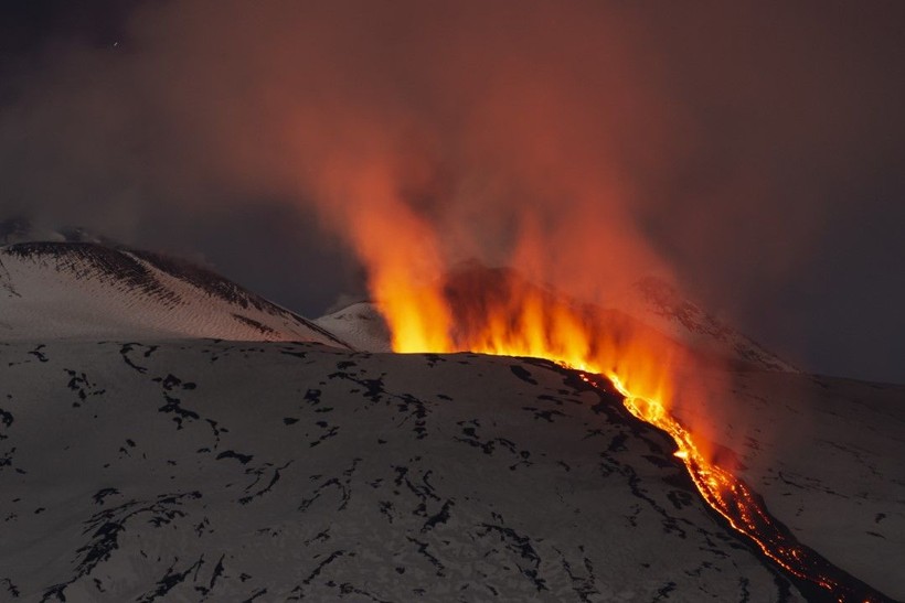 Etna Yanardağı'nda lav akışı sürüyor - Resim: 10