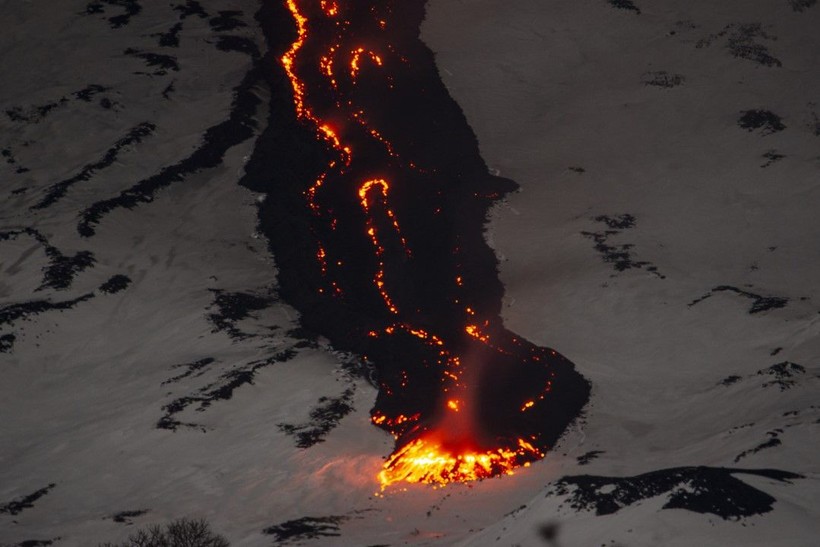 Etna Yanardağı'nda lav akışı sürüyor - Resim: 4