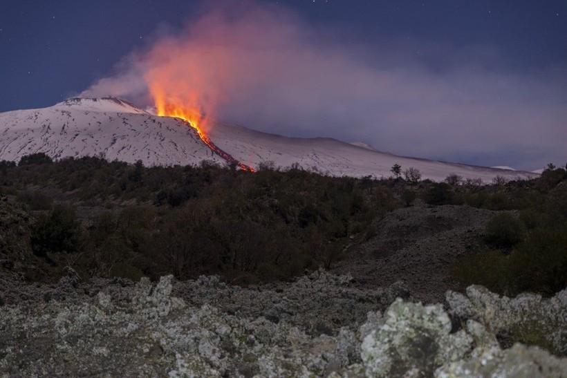 Etna Yanardağı'nda lav akışı sürüyor - Resim: 5