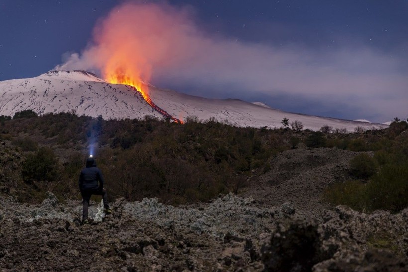 Etna Yanardağı'nda lav akışı sürüyor - Resim: 8