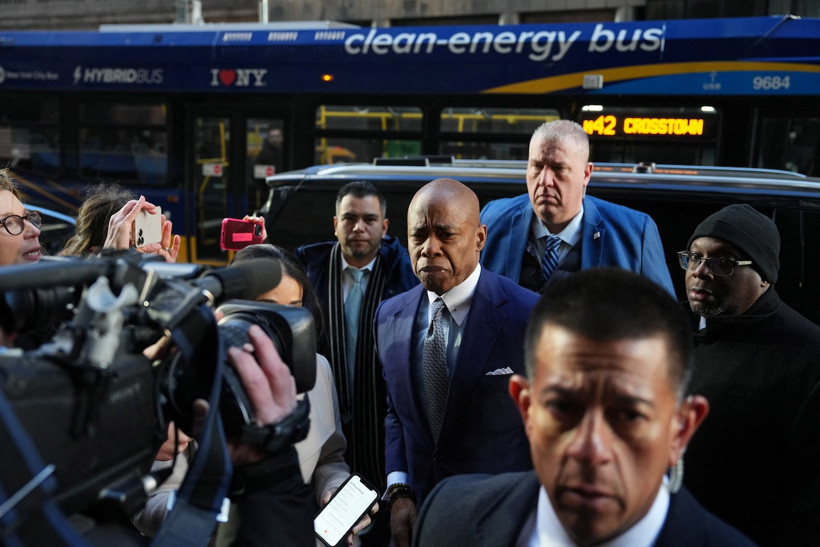 Türkiye'den rüşvet almakla suçlanıyordu: Adalet bakanlığında şok istifalar - Resim : 1