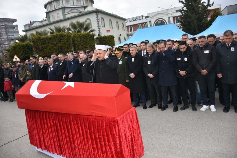 Şehit cenazesi toprağa verildi - Resim: 2