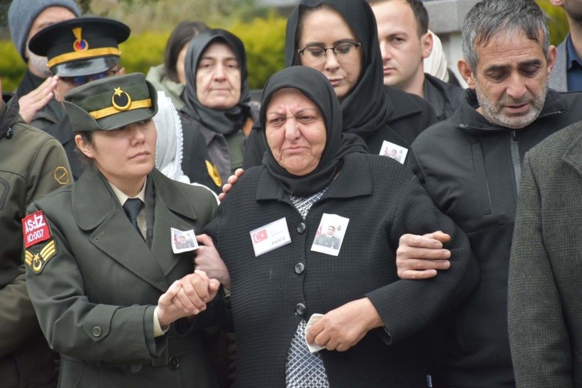 Şehit cenazesi toprağa verildi - Resim: 3