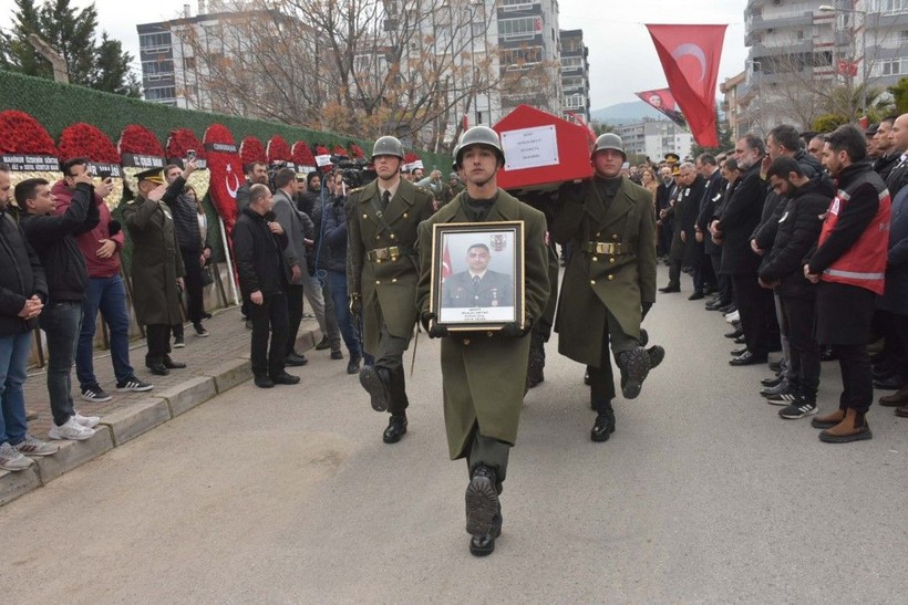 Şehit cenazesi toprağa verildi - Resim: 9