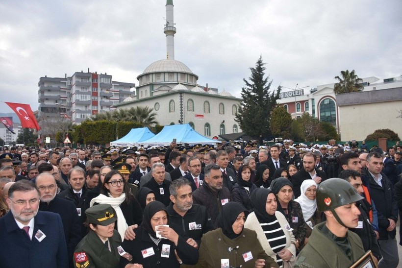 Şehit cenazesi toprağa verildi - Resim: 10