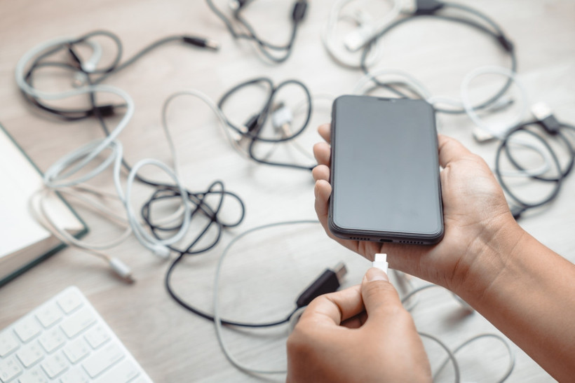 Bu dört hatayı yapıyorsanız telefonunuzu yanlış şarj ediyorsunuz! - Resim : 4