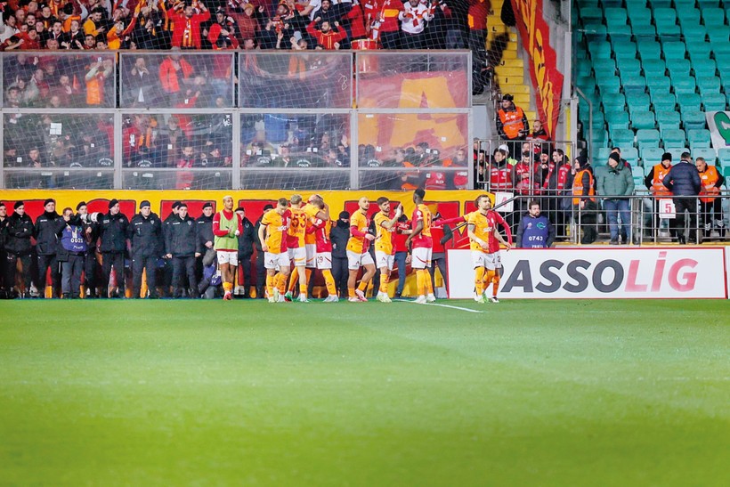 Fatih Terim’in dediği gibi: Galatasaray varsa umut hep vardır - Resim : 5