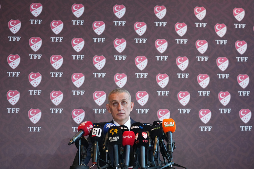 TFF, Galatasaray-Fenerbahçe derbisi için 'yabancı hakem' kararını açıkladı - Resim : 1