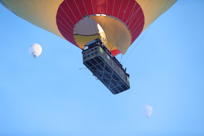 Kapadokya'da sıcak hava balonları 18 günlük aradan sonra gökyüzünü renklendirdi - Resim: 11