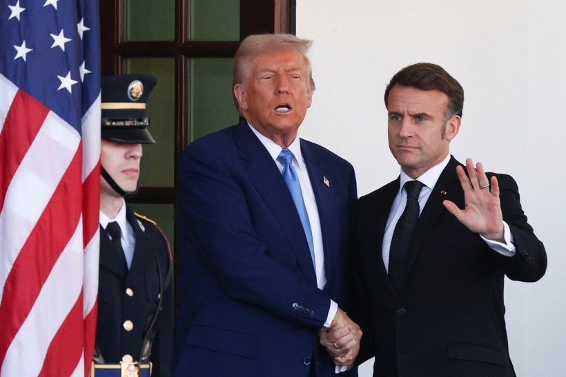 Trump ve Macron'un tokalaşma savaşı - Resim: 7